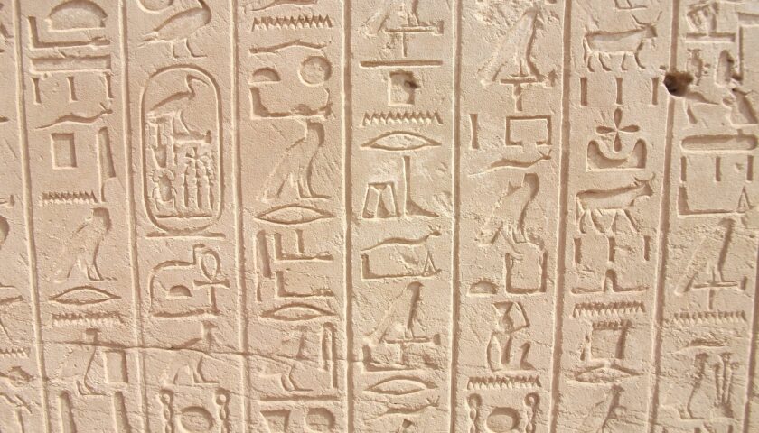 Hieroglyphen im Browser darstellen
